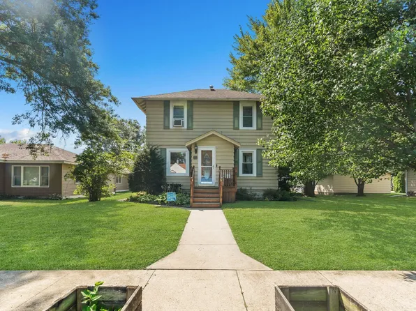 221 W Monroe St, Dike, IA 50624