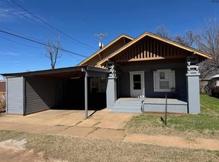 304 W Nevada St, Seymour, TX 76380
