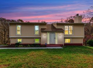 3162 Garst Cabin Dr, Roanoke, VA 24018