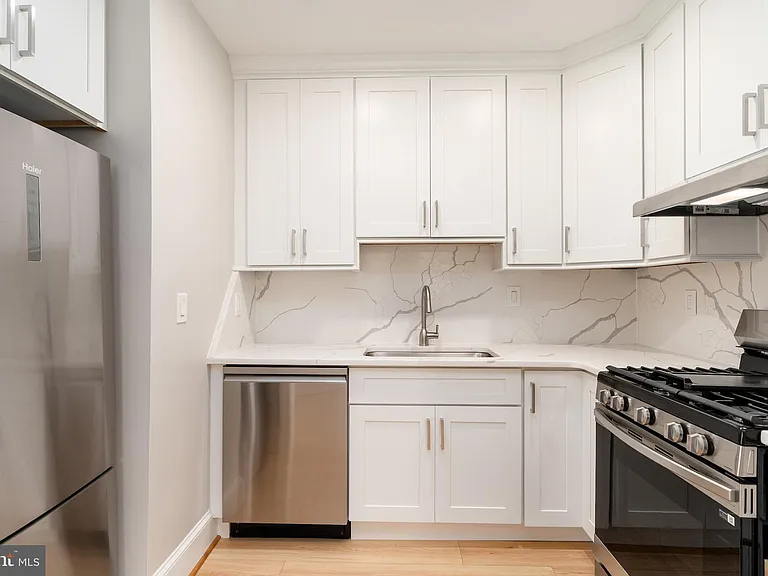523 Constitution Ave NE #3 — Photo 8