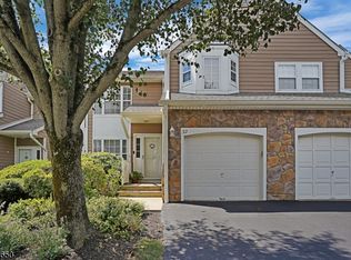 32 Stonehedge Rd #32, Millington, NJ 07946