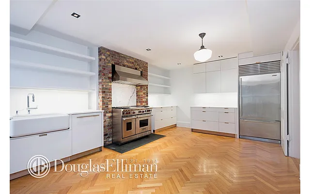 Rented by Douglas Elliman | media 17