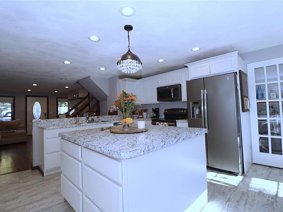 4th image of 1419 Biscay Dr