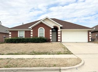 6118 Vancil Dr, Arlington, TX 76018