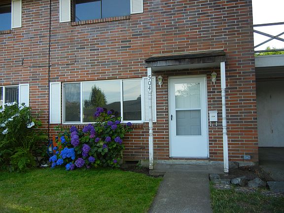 3rd image of 504 5th Ave NW
