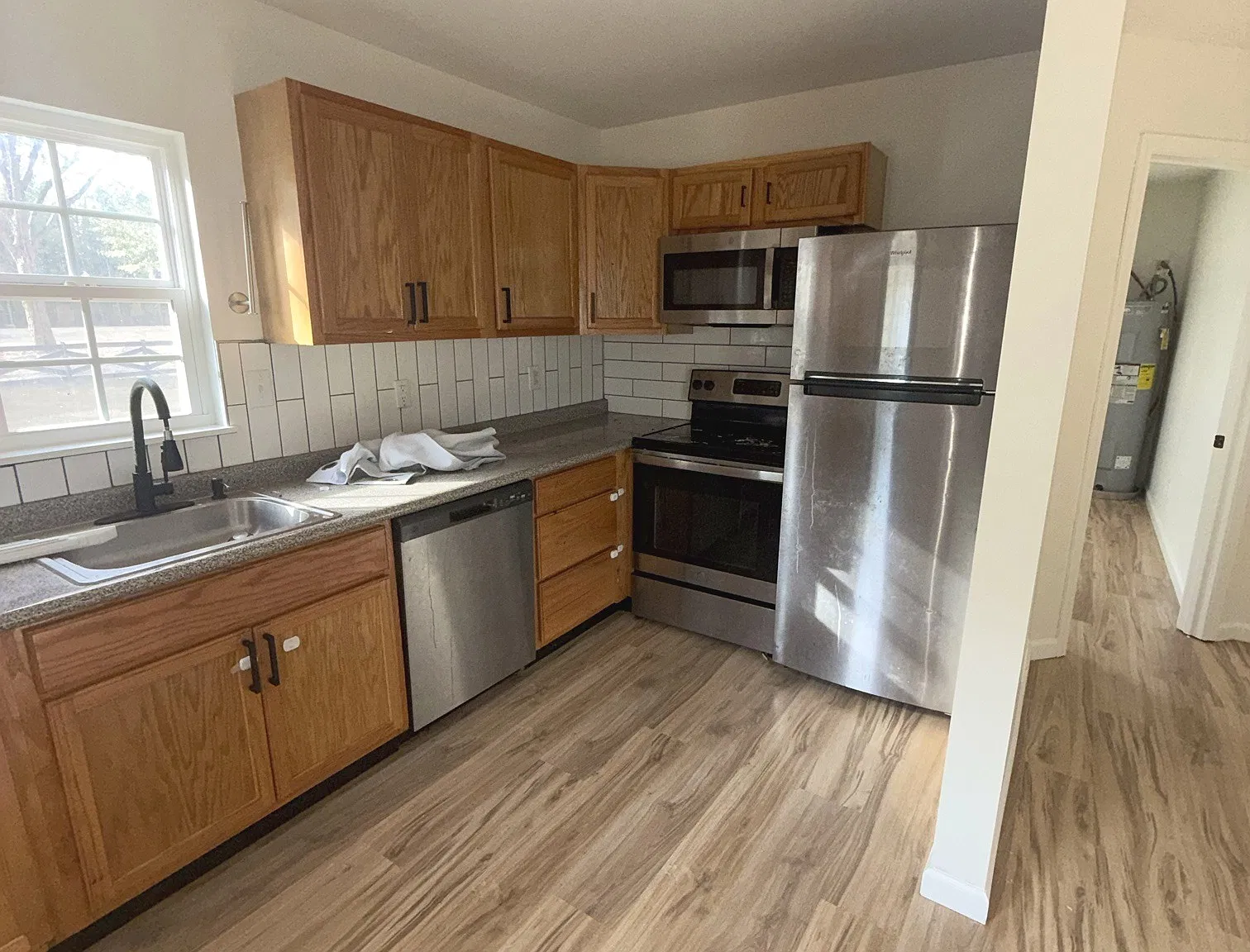 2 bed, 888 sqft, $1,400 — Photo 3