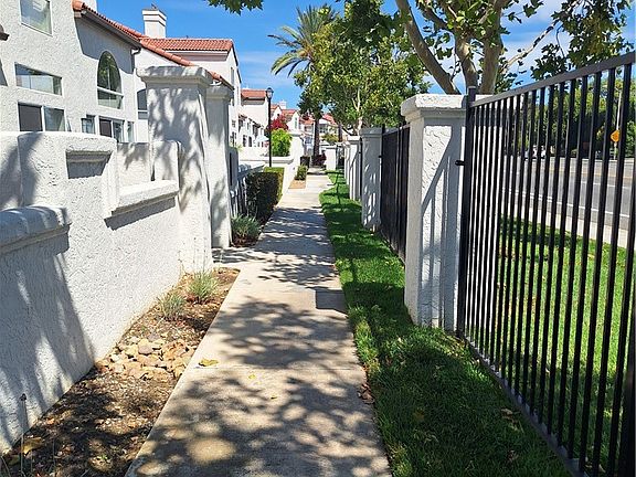3rd image of 29588 Courtney Pl