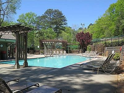 5th image of 908 Riverview Dr SE