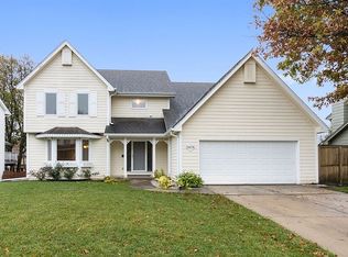 5604 Dakota Dr, West Des Moines, IA 50266