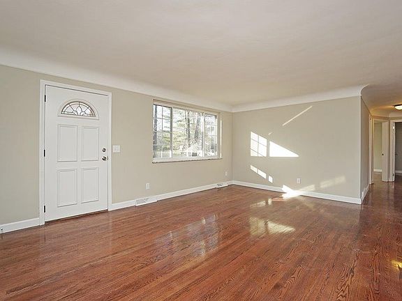 4th image of 1190 Teakwood Dr