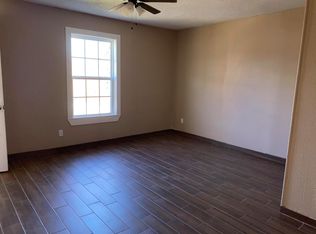 1235 7th Ave N, Texas City, TX 77590
