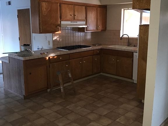 5th image of 6001 Thurber Ln