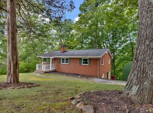 2416 Aspen Dr, Johnson City, TN 37601