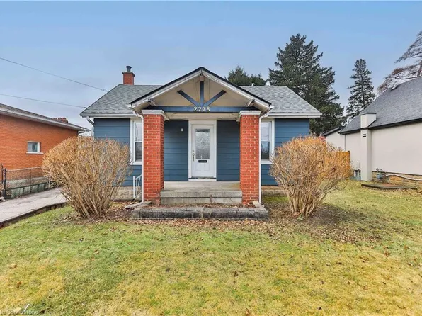 2278 King St E, Hamilton, ON L8K 1X4