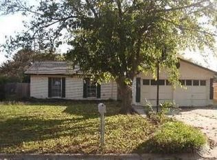 9009 Glenn Dr, White Settlement, TX 76108