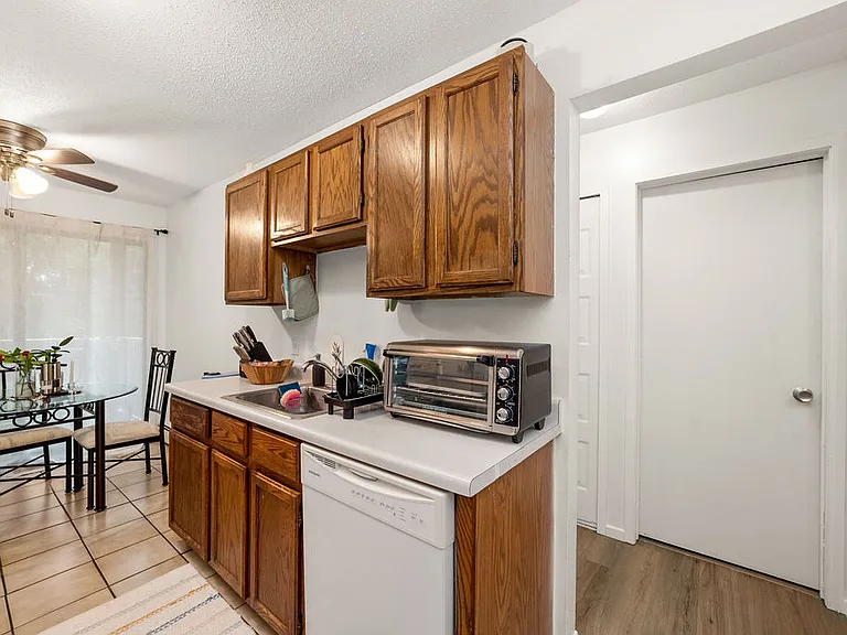 Summerfield Apartments — Photo 6