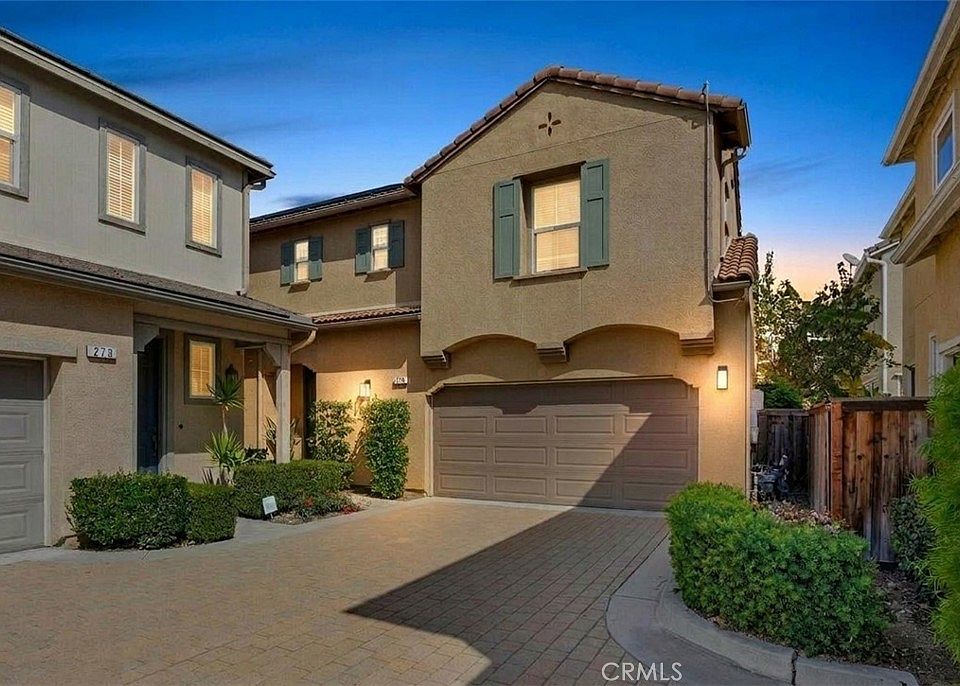 1st image of 271 W Sparkleberry Ave