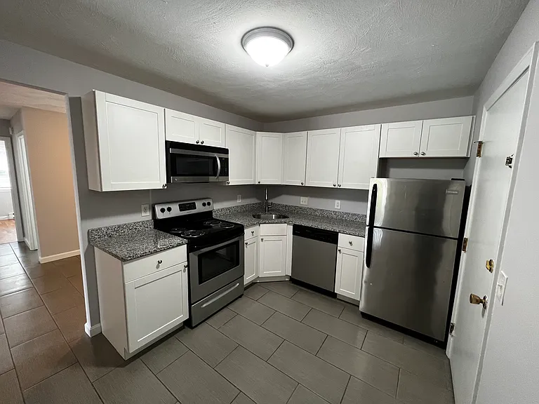 80 Locust Avenue — Photo 35