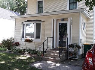 211 3rd Ave NE, Independence, IA 50644