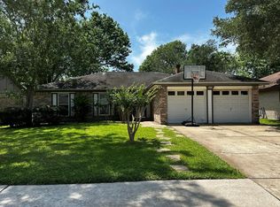 111 Greenshire Dr, League City, TX 77573