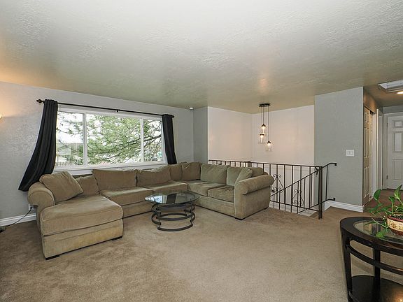 5th image of 3673 Decatur Cir