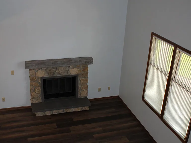 6034 Sawmill Woods Dr — Photo 9