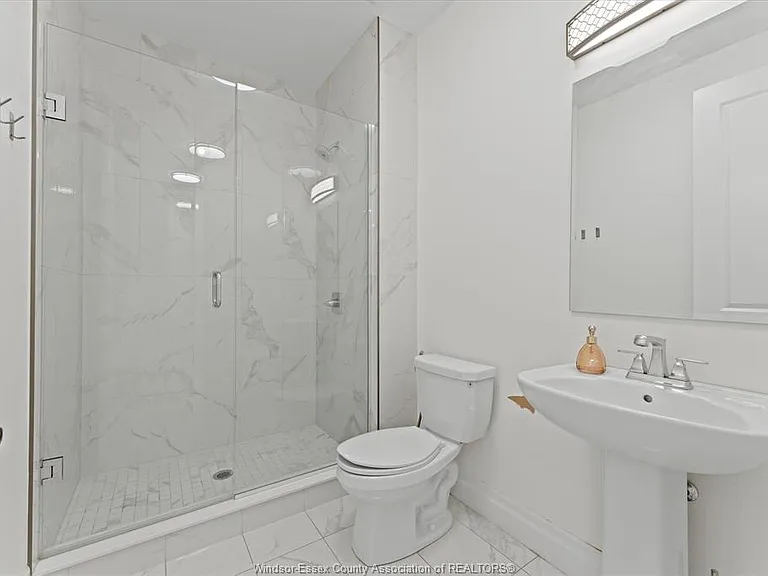 601 Holburn St — Photo 22