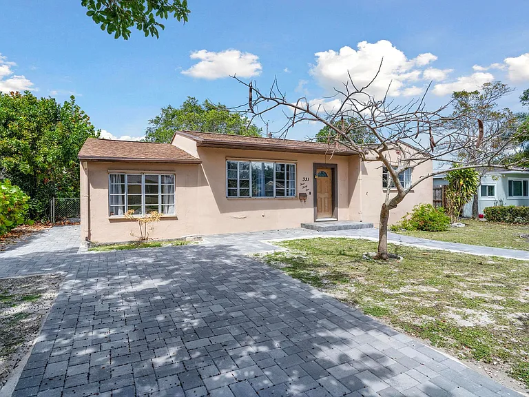 331 Winters St — Photo 22