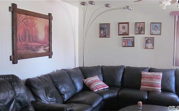 5th image of 1019 Rosegold St