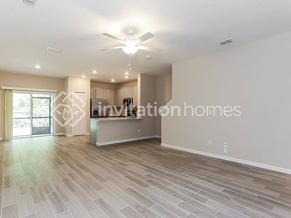 4th image of 13301 Shore Grass Dr