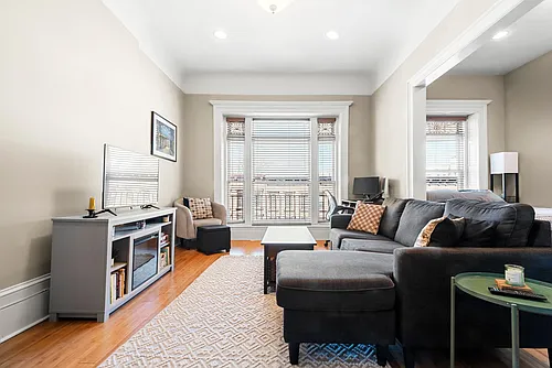 909 Hudson St #3 Photo 1