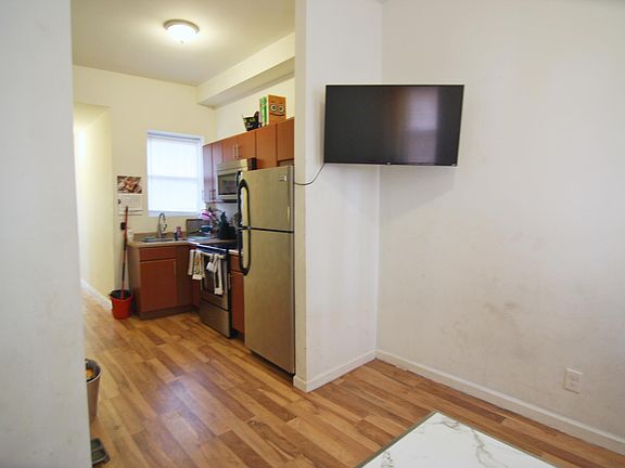 2nd image of 1430 W York St #1