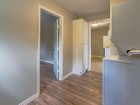 4th image of 2503 Kathleen Ave