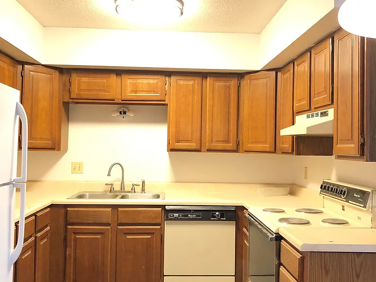 Stanton Apartments — Photo 4