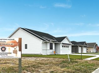 981 Lauren Ln, Fremont, NE 68025