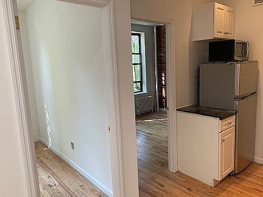 4th image of 328 E 94th St APT 3A