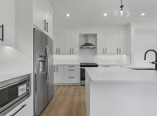 135 SW Walgrove Bay SE, Calgary, AB T2X4Y7