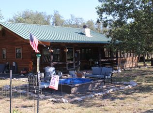 300 Paradise Oaks Drive, Utopia, TX 78884