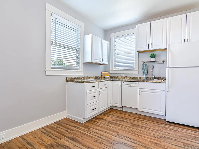 364 N M St — Photo 14