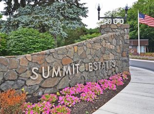 1002 Paradise Rd #PENTHOUSE P, Swampscott, MA 01907