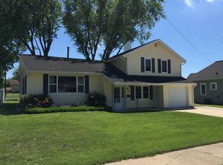 611 E Spring St, New Hampton, IA 50659