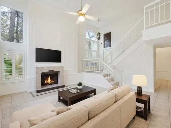 12 Lakeridge Dr, Spring, TX 77381