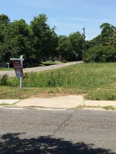 1st image of 1901 42nd Ave