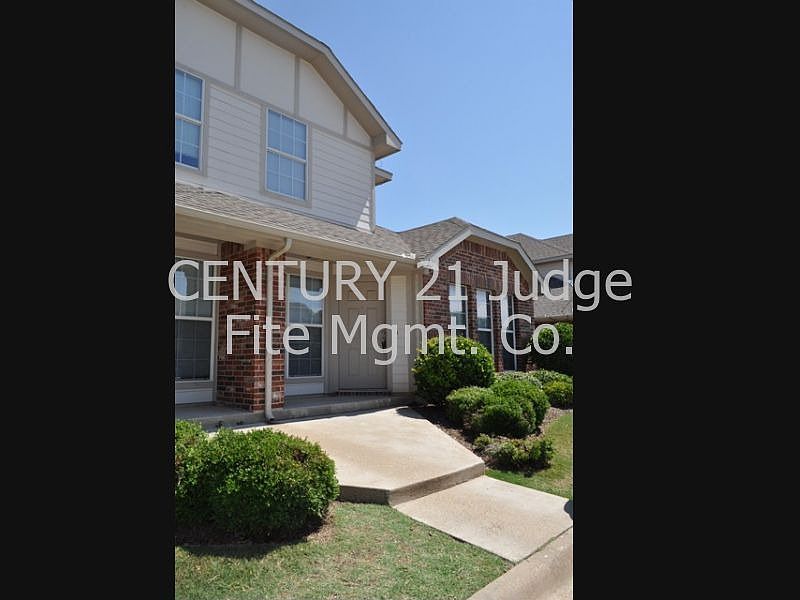Welcome to 611 Oriole Blvd!