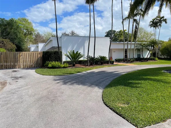 17025 SW 80th Ct, Palmetto Bay, FL 33157