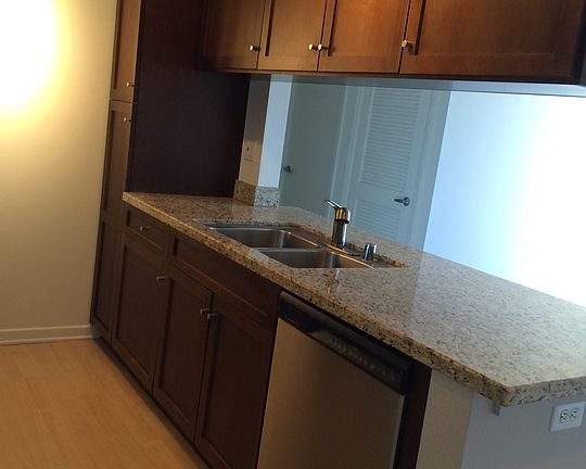 4th image of 1234 6th St APT 512