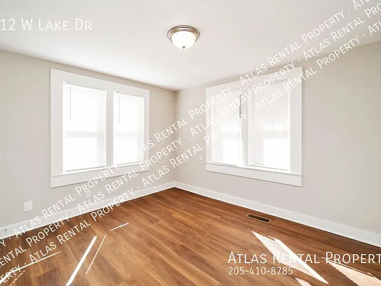 512 W Lake Dr — Photo 11