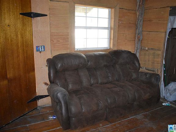 5th image of 599 Halls Pl