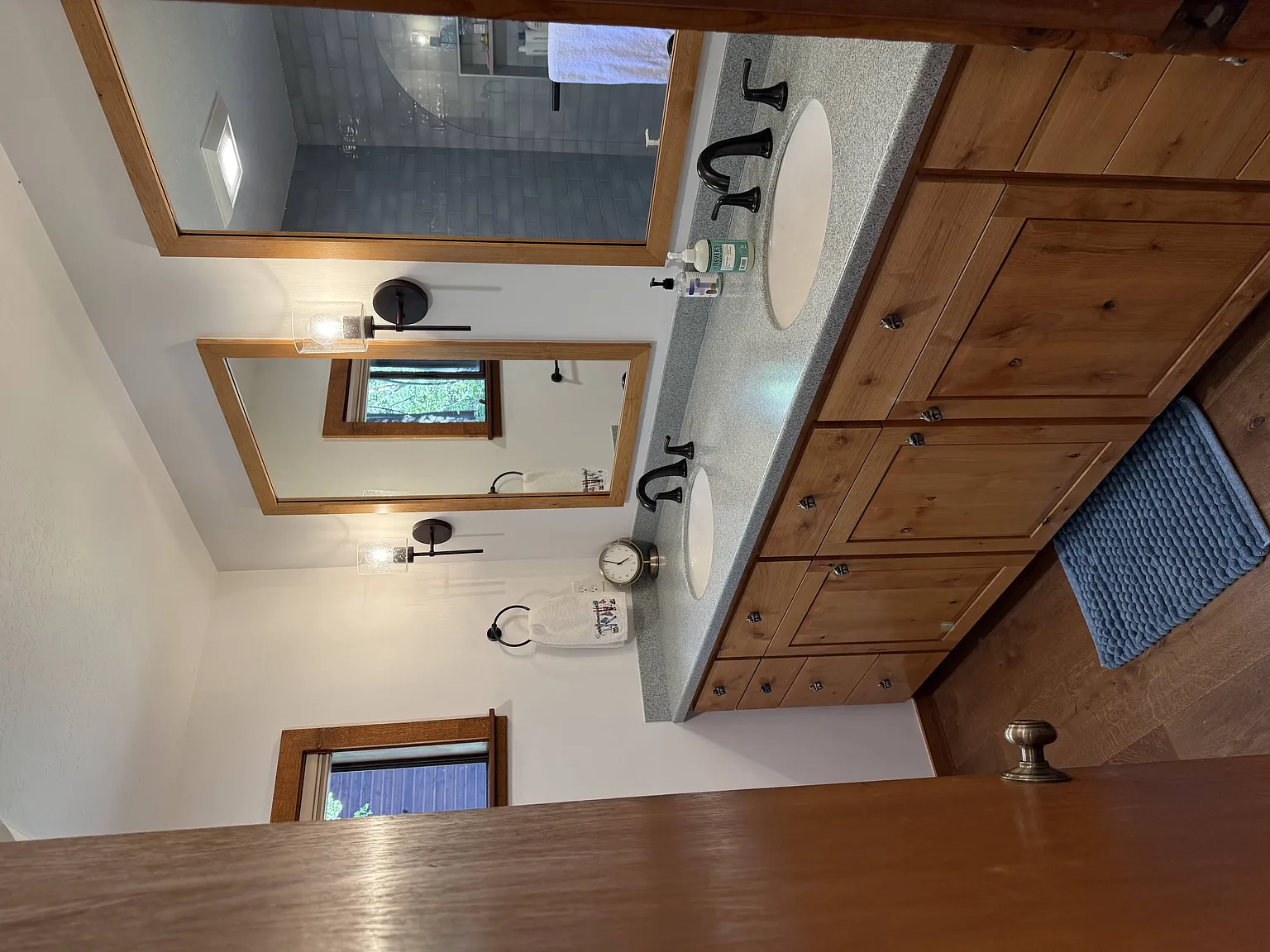 3 bed, 1350 sqft, $5,000 — Photo 3