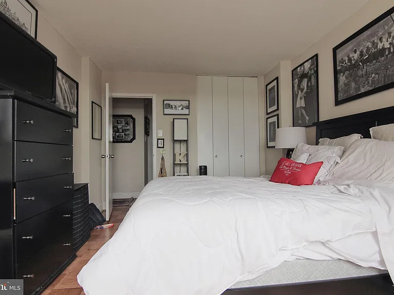 4515 Willard Ave #1604S — Photo 23